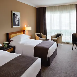 5* מלון Moevenpick & Bur
