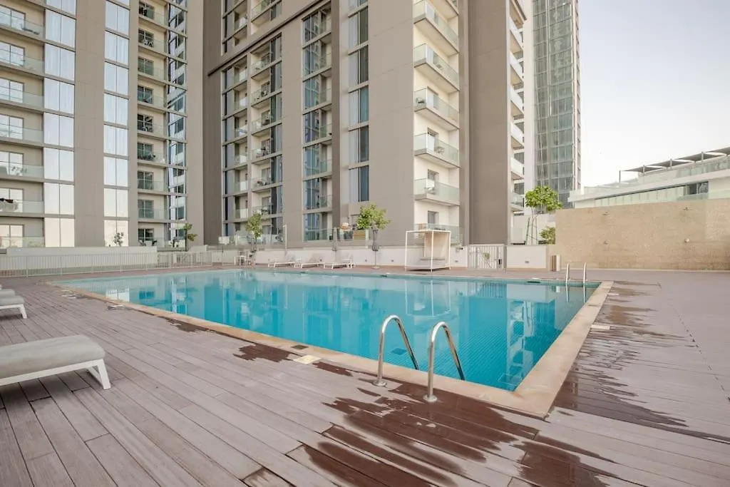 Modern Sobha Building Partial Burj Khalifa View Apartment Dubai 0*,  United Arab Emirates