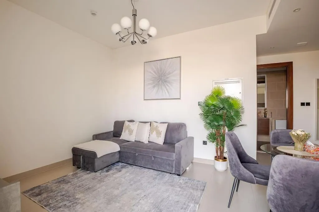 Modern Sobha Building Partial Burj Khalifa View Apartment Dubai 0*,